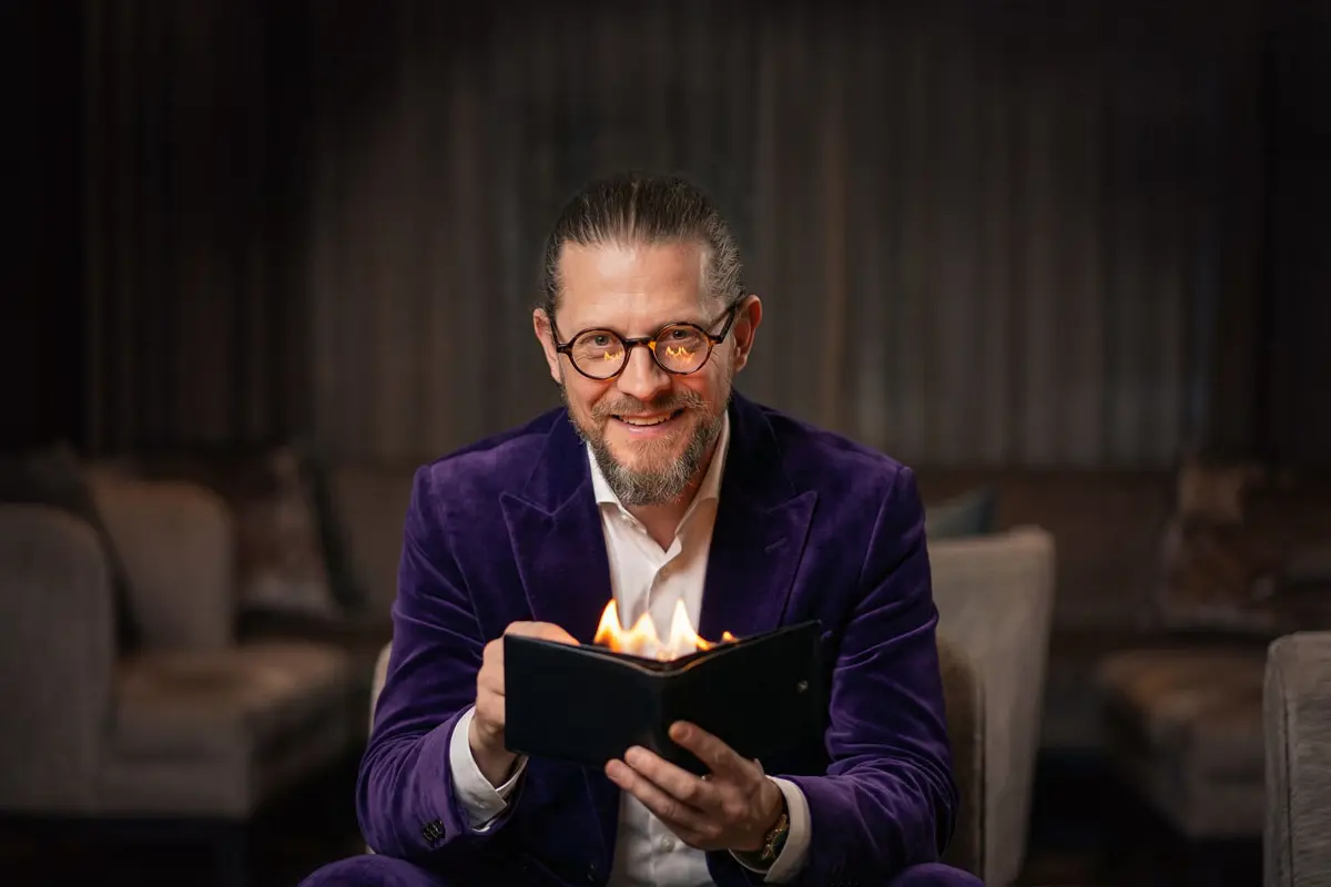 Porträt von Zauberer Simabu für Firmenfeiern und Business Events